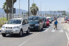 vehculos-hacen-cola-para-entrar-en-gibraltar_9458058243_o