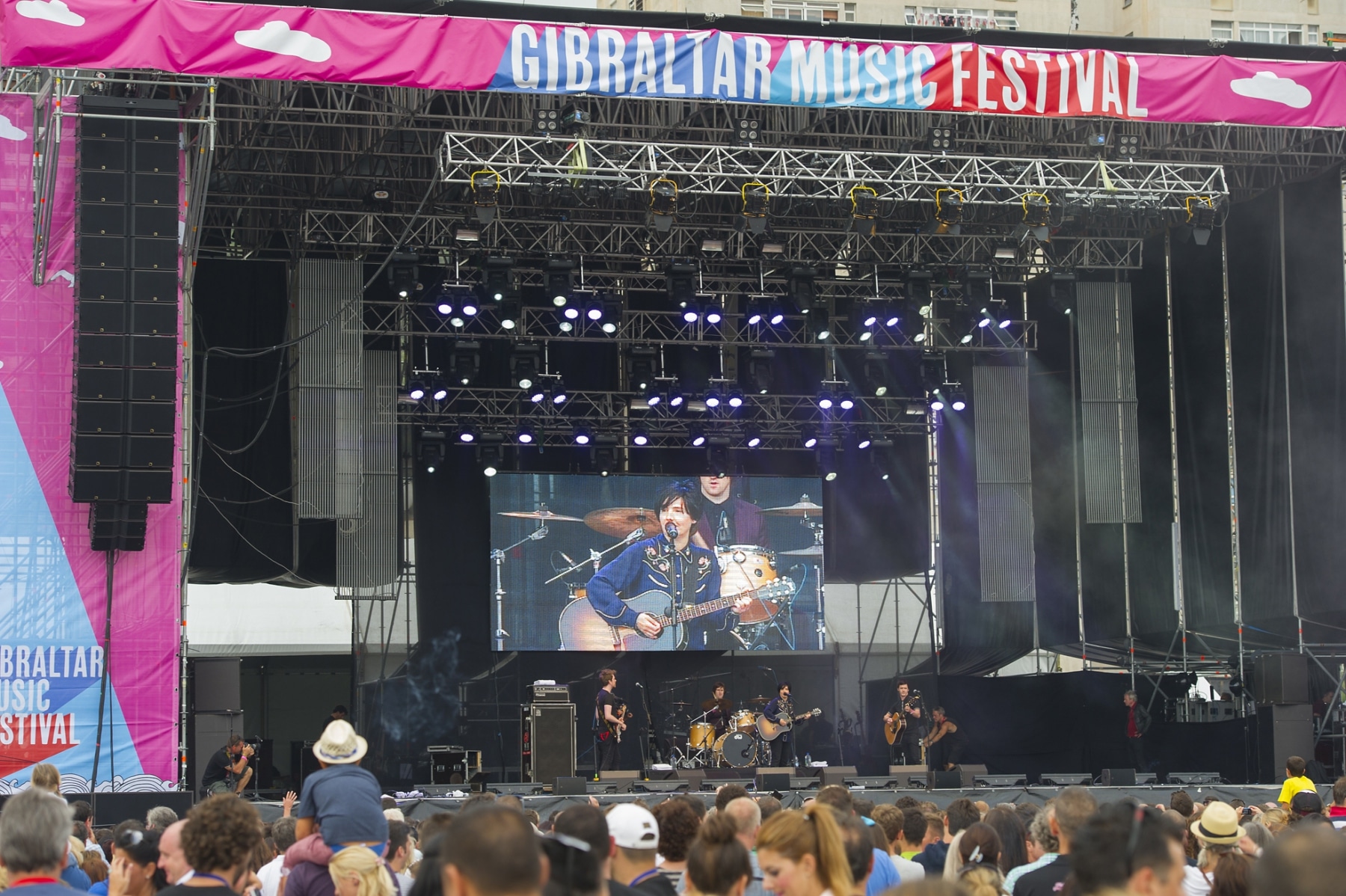 gibraltar-music-festival-2013-level-42_9699889619_o