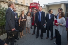 Gibraltar, 25 septiembre 2013. Miembros de la Comisión Europea recién llegados a  la aduana gibraltareña. MARCOS MORENO
