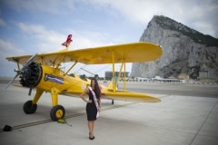 tom-lackey-acrobata-aereo-de-94-anos-en-gibraltar-10102014-05_15493082196_o
