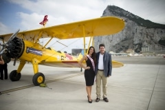tom-lackey-acrobata-aereo-de-94-anos-en-gibraltar-10102014-07_15516256045_o