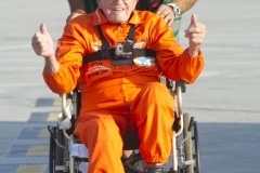 tom-lackey-acrobata-aereo-de-94-anos-en-gibraltar-10102014-22_15329662637_o