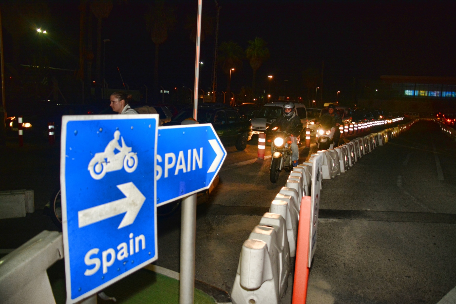 Gibraltar - Drivers wait for hours to cross border