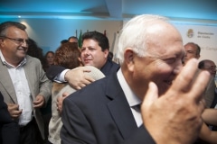 a-exalcaldesa-de-la-lnea-de-la-concepcin-gemma-araujo-psoe-saluda-al-ministro-principal-de-gibraltar-fabian-picardo_21397315186_o