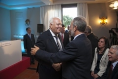 el-exministro-de-asuntos-exteriores-miguel-ngel-moratinos-i-saluda-al-diputado-socialista-salvador-de-la-encina_21432496621_o