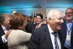 la-exalcaldesa-de-la-lnea-de-la-concepcin-gemma-araujo-psoe-saluda-al-ministro-principal-de-gibraltar-fabian-picardo_20802487833_o