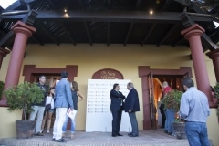medios-de-comunicacin-e-invitados-en-la-entrada-del-san-roque-club-antes-de-la-conferencia_21237231059_o