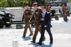 2-jun-2016-salvas-en-gibraltar-honor-al-aniversario-de-coronacin-de-la-reina_26810216253_o