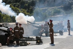 2-jun-2016-salvas-en-gibraltar-honor-al-aniversario-de-coronacin-de-la-reina_27383398746_o