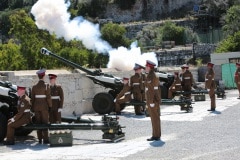 2-jun-2016-salvas-en-gibraltar-honor-al-aniversario-de-coronacin-de-la-reina_27417177485_o