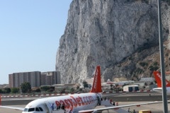 nueva-ruta-area-gibraltar-manchester_28082174085_o