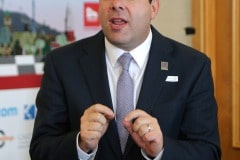 27-ene-17-fabin-picardo-visita-el-open-de-gibraltar-de-ajedrez-10_32175359960_o