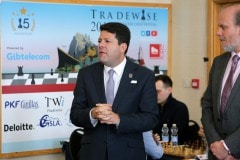 27-ene-17-fabin-picardo-visita-el-open-de-gibraltar-de-ajedrez-9_32401769442_o