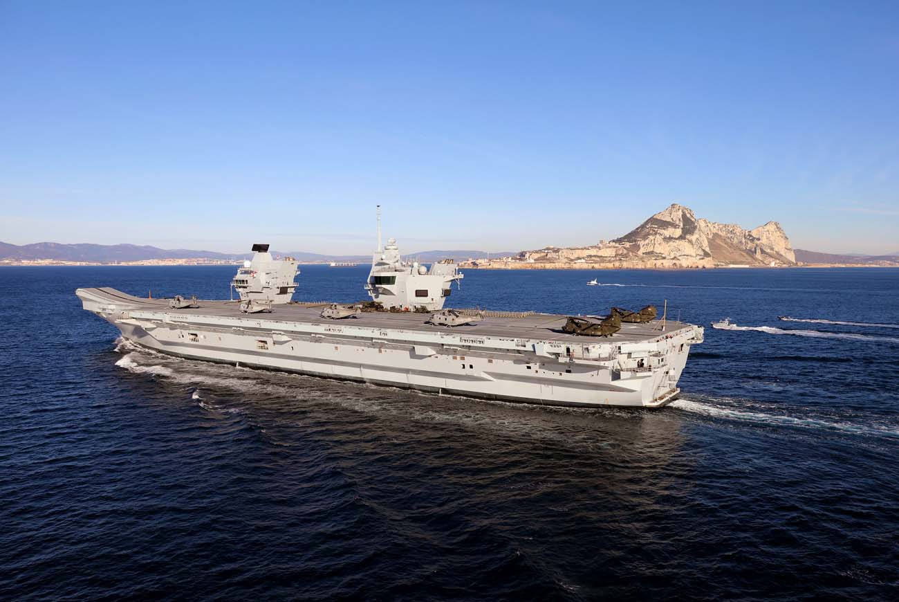Portaaviones HMS Queen Elizabeth en Gibraltar