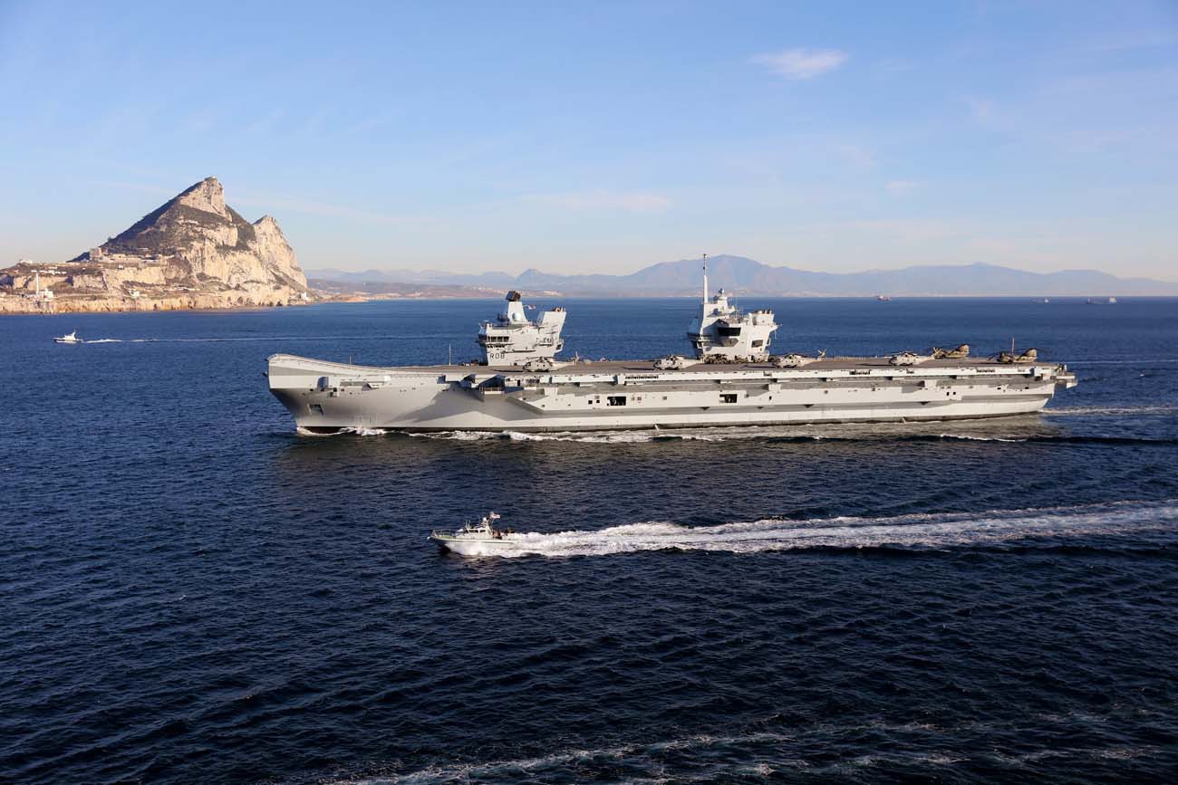 Portaaviones HMS Queen Elizabeth en Gibraltar