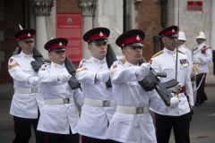 cambio-de-guardia-en-gibraltar-por-boda-real_40402220170_o