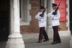 cambio-de-guardia-en-gibraltar-por-boda-real_41488504724_o