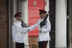 cambio-de-guardia-en-gibraltar-por-boda-real_42209194441_o