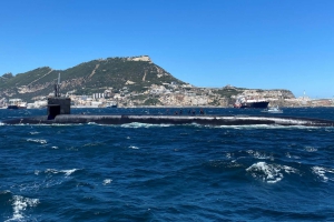 210628 USS Alaska en Gibraltar