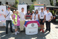 Orgullo-Gibraltar-2022-16-Ministro-Principal-y-Samantha-Sacramento