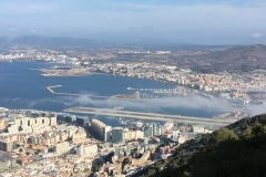 la-nube-de-levante-se-desliza-por-la-pista-del-aeropuerto-de-gibraltar_22118435473_o
