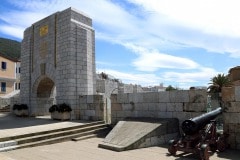 american-war-memorial-7762_27855778229_o
