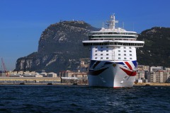 cruise-liners-8_39603810152_o