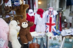 los-monos-no-pueden-faltan-entre-los-souvenirs-de-gibraltar_22751650091_o