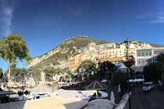 panormica-de-la-plaza-de-casemates-de-gibraltar-al-fondo-el-pen_22119569573_o