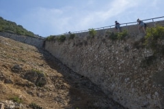 los-escalones-del-mediterrneo-suben-desde-la-ciudad-a-lo-ms-alto-del-pen-de-gibraltar_22726117412_o