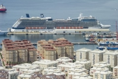 un-crucero-anclado-en-el-puerto-de-gibraltar_22118659433_o